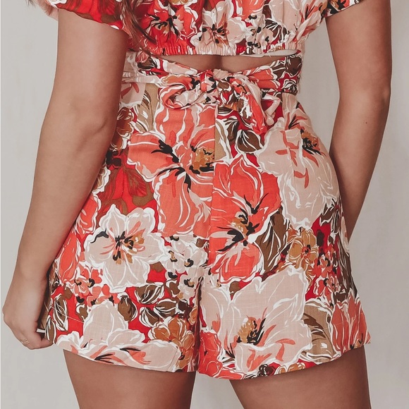 MINKPINK Floral Linen Shorts - Picture 3 of 4